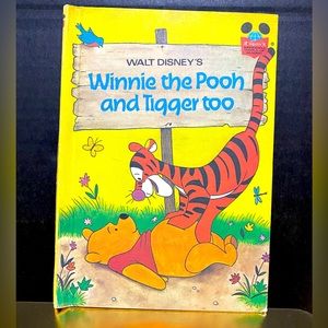 WALT DISNEY’S VTG 70’s WINNIE THE POOH AND TGGER TOO HARDCOVER STORY BOOK